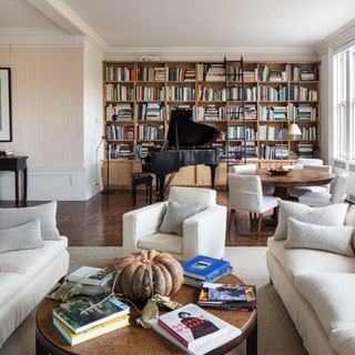 Annie Leibovitz Lists Her Upper West Side Apartment at a Discounted $8.6 Million