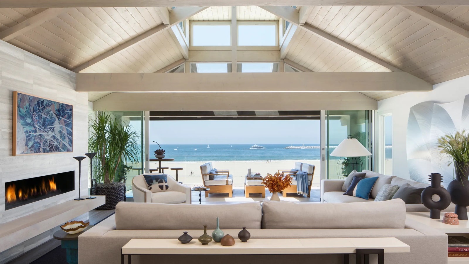 he design of NBA legend Phil Jacksons Playa del Rey home was inspired by ocean and beach views. Patrick Ediger Interior...