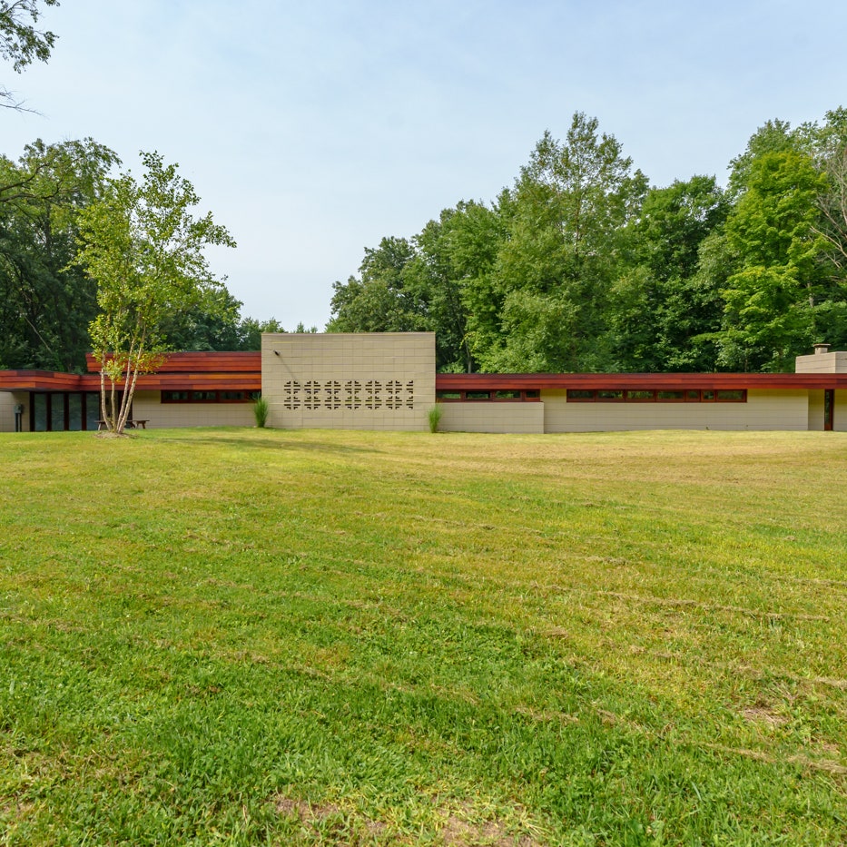 These Two Frank Lloyd Wright Houses Are Selling for the Price of One